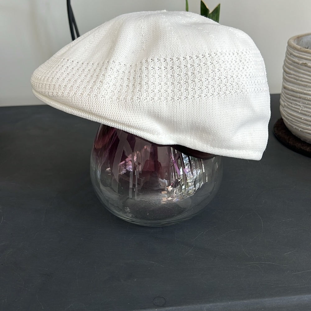 Lids, White Knit Beret Hat, size xl - Picture 2 of 7